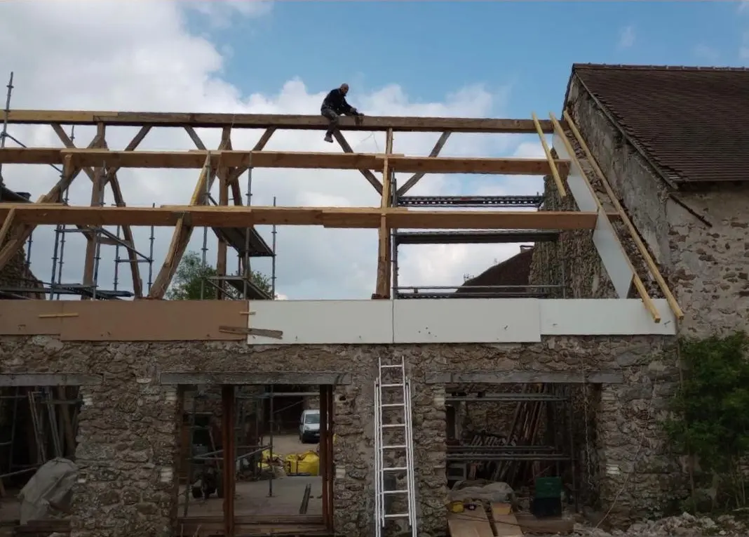 Réfection complète de toiture en tuiles - avant